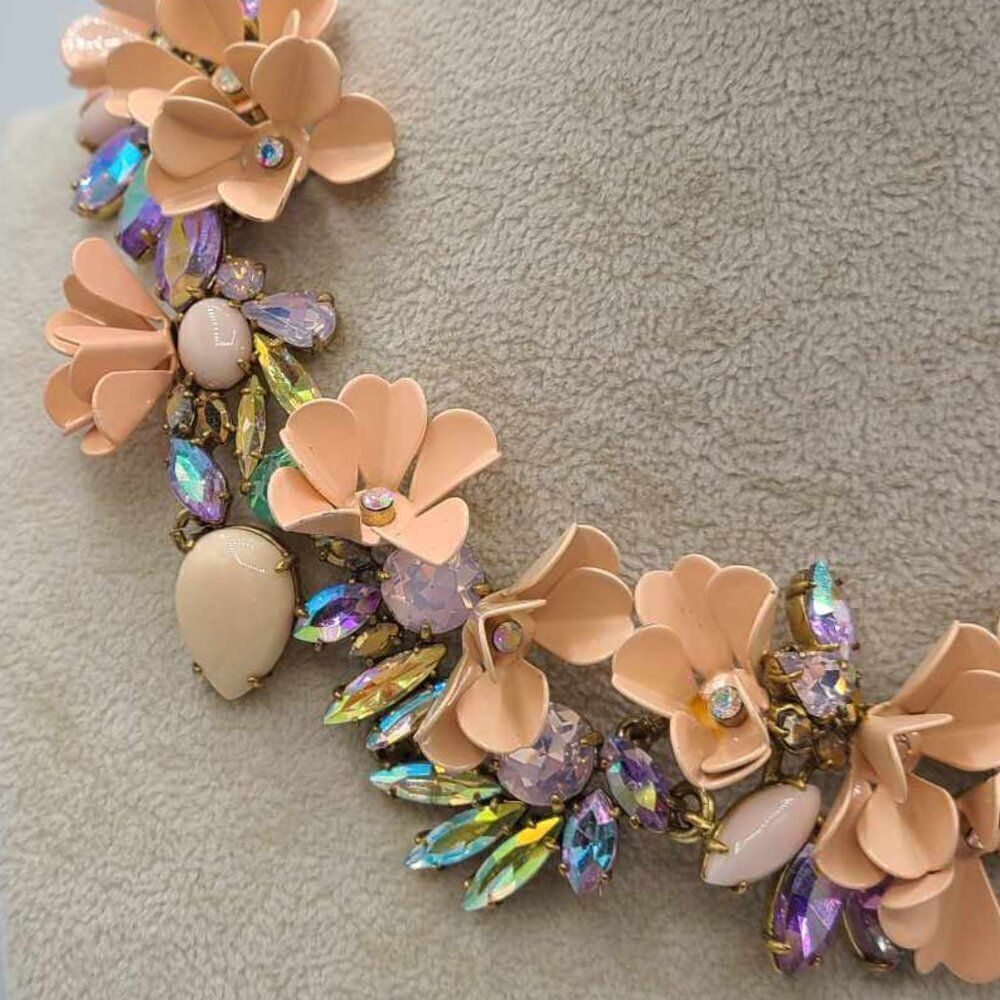 J Crew Rare Peach Flower Wreath Necklace with Multi Colored Crystals - Picture 11 of 14